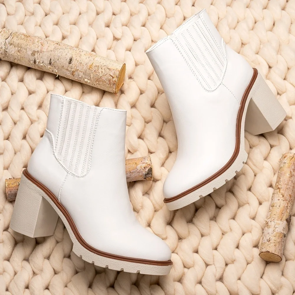 Clearance White Chelsea Platform Lug Sole Booties size 8.5 - Picture 1 of 4